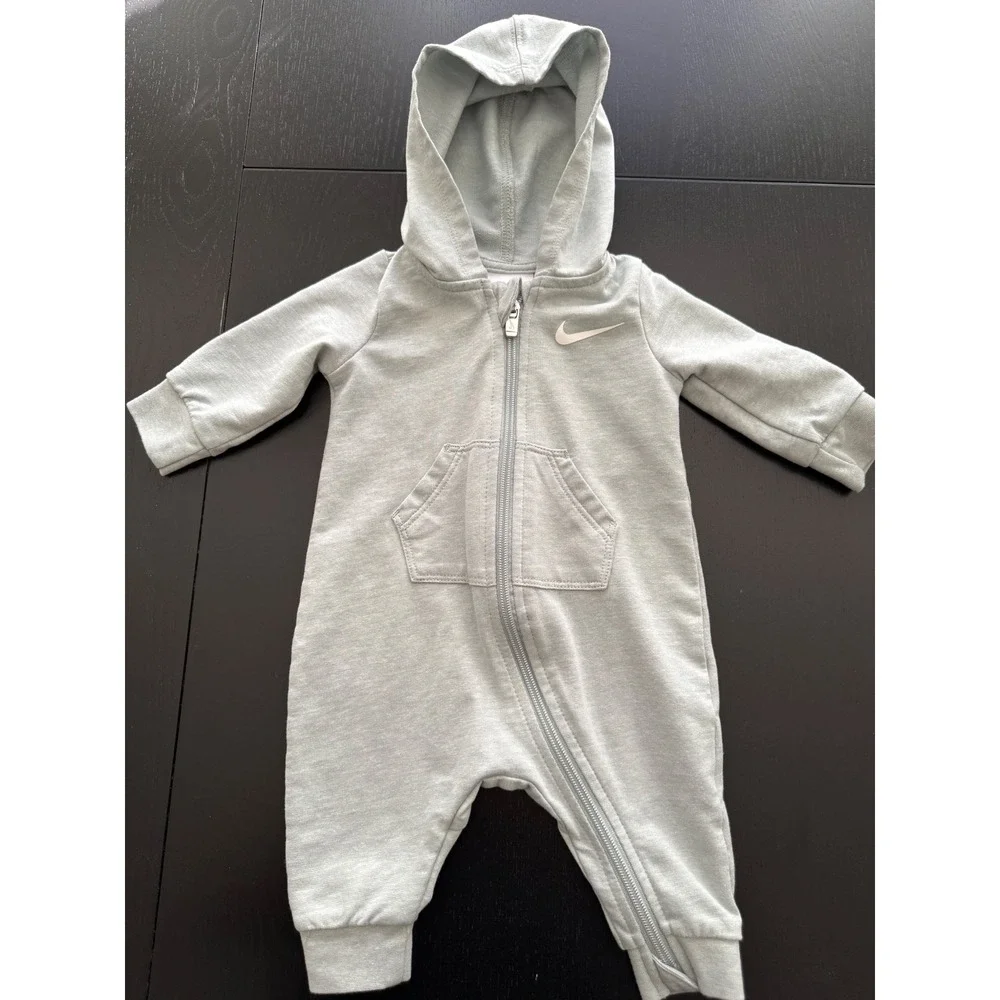 Nike Baby Hooded One-Piece Coverall Size 3m Green Full-Zip Close Infant Bodysuit